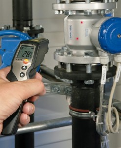 Комплект testo 830-T4 (инфракрасный термометр и поверхностный зонд с подпружиненной термопарой)