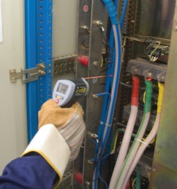Инфракрасный термометр DT-811 (пирометр)