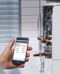 Смарт-зонд testo 115 i — Термометр для труб (зажим) с Bluetooth, управляемый со смартфона/планшета