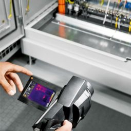 Тепловизор Testo 885 с супер-телеобъективом и дополнительным объективом
