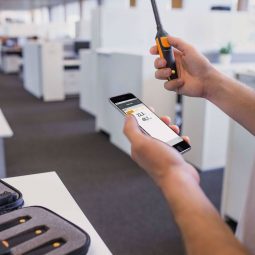 Testo 605i смарт-зонд — термогигрометр с Bluetooth, управляемый со смартфона/планшета