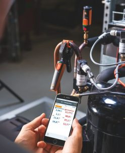 Testo 115i смарт-зонд — термометр для труб (зажим) с Bluetooth, управляемый со смартфона/планшета